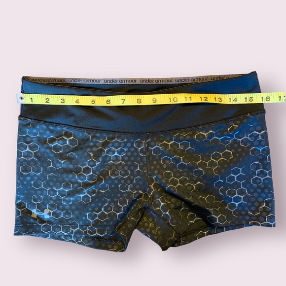 Under Armour Heatgear fitted shorts size Large - Picture 4 of 4